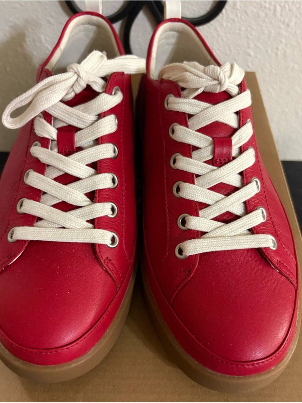 Vionic Winny Size 9 Wide Red Leather Sneakers, New w/ Box